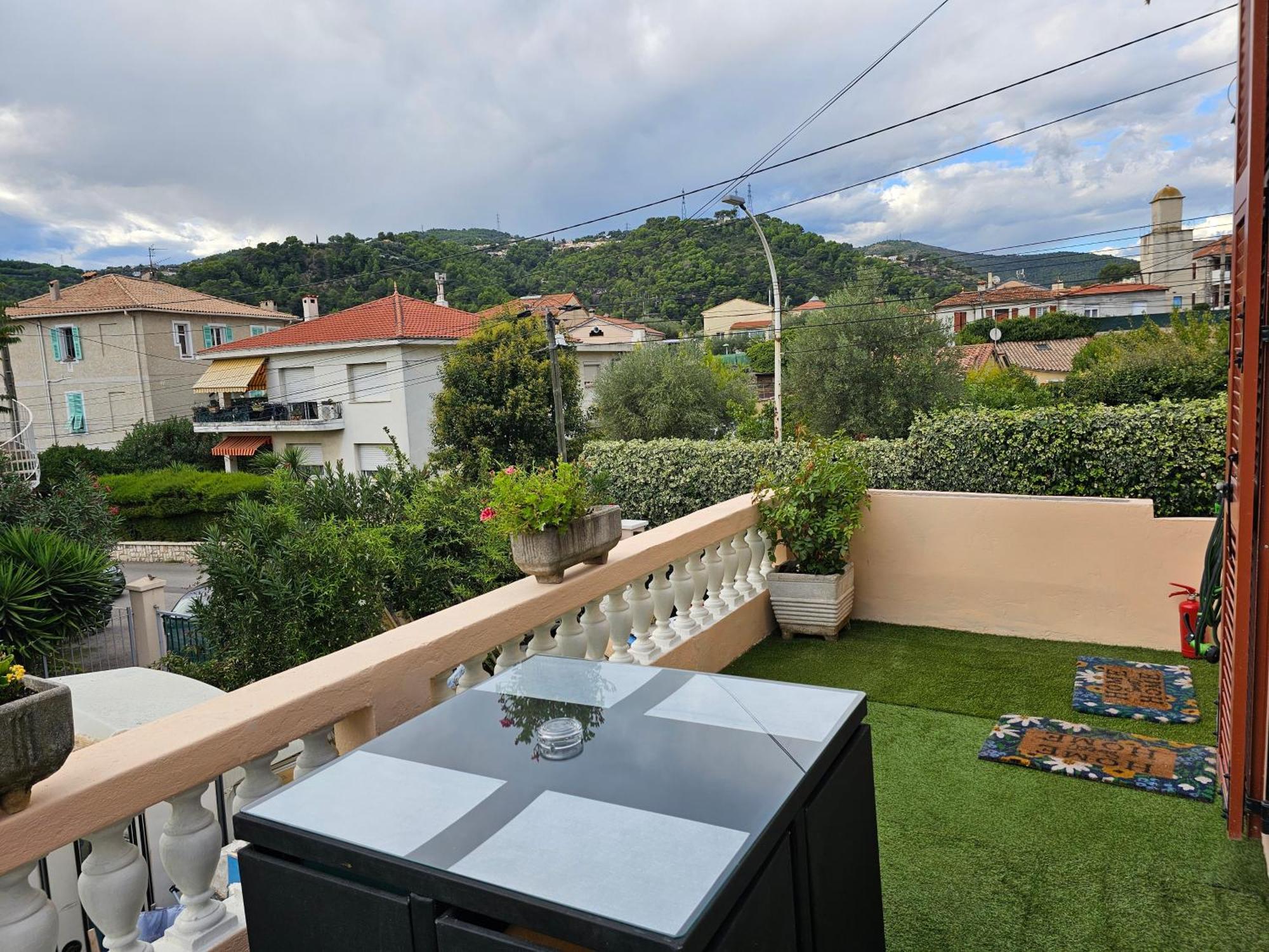 Studio 1 A La Trinite Proche De Nice, Monaco Et L'Italie Luaran gambar